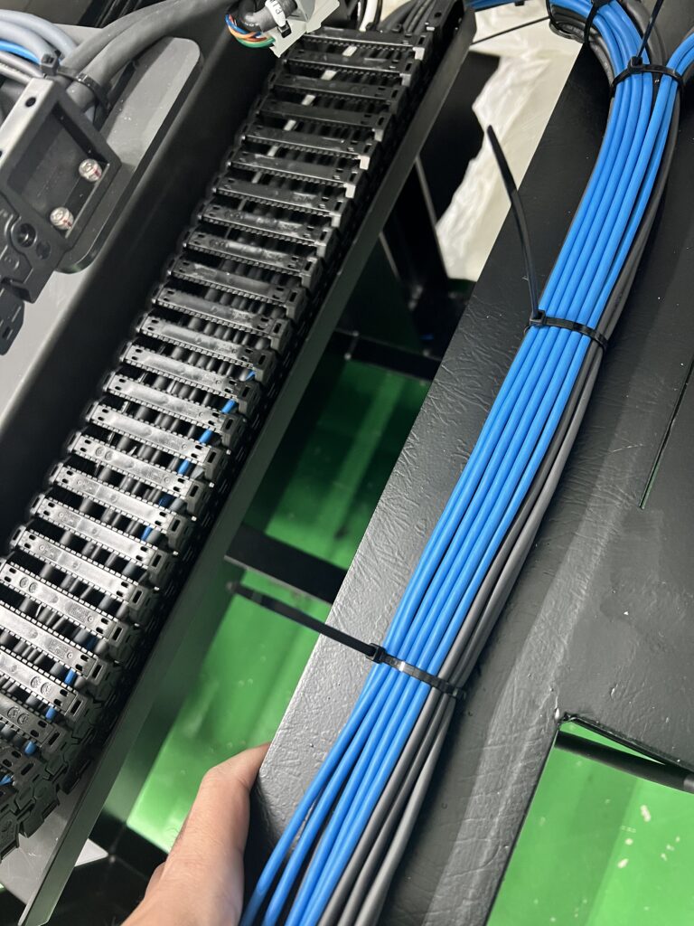 自動化製造装置の機体配線工事